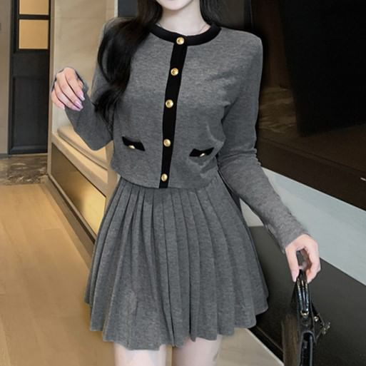 Smackthat - Set: Hoge taille effen geplooide mini A-lijn rok + ronde hals contrasterende rand cardigan