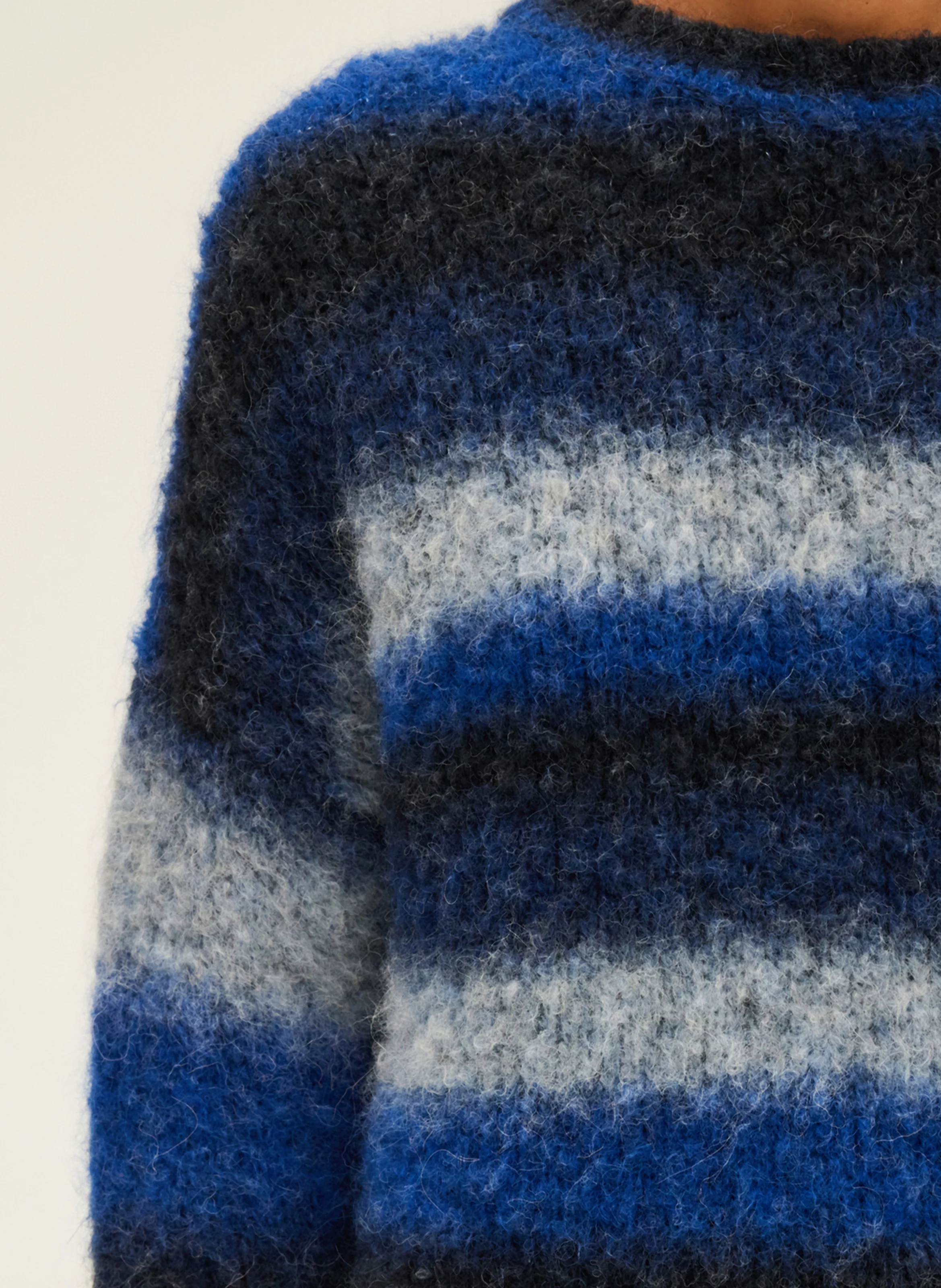 JOYA - Pull oversize rayé en laine mélangée | Bleu