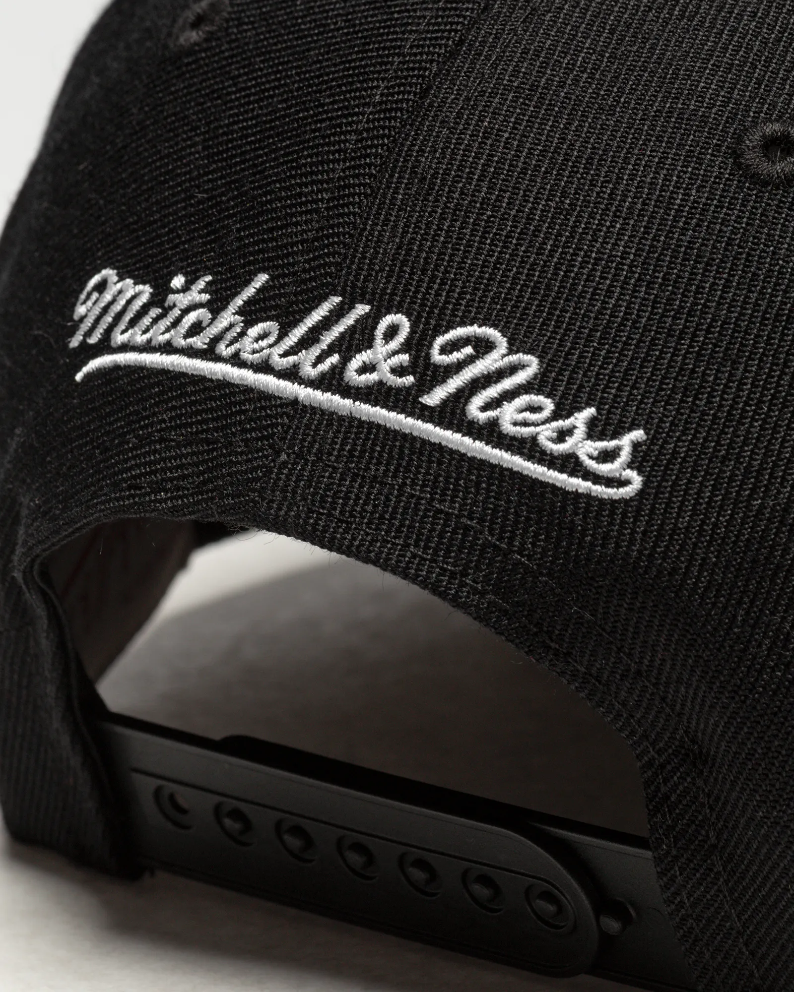 Mitchell & Ness NBA TEAM SCRIPT 2.0 SNAPBACK CAP CHICAGO BULLS