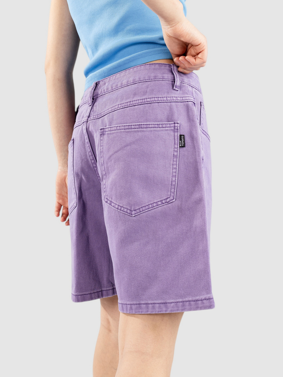 Blue Tomato Baggy Shorts bleach overdyed violet
