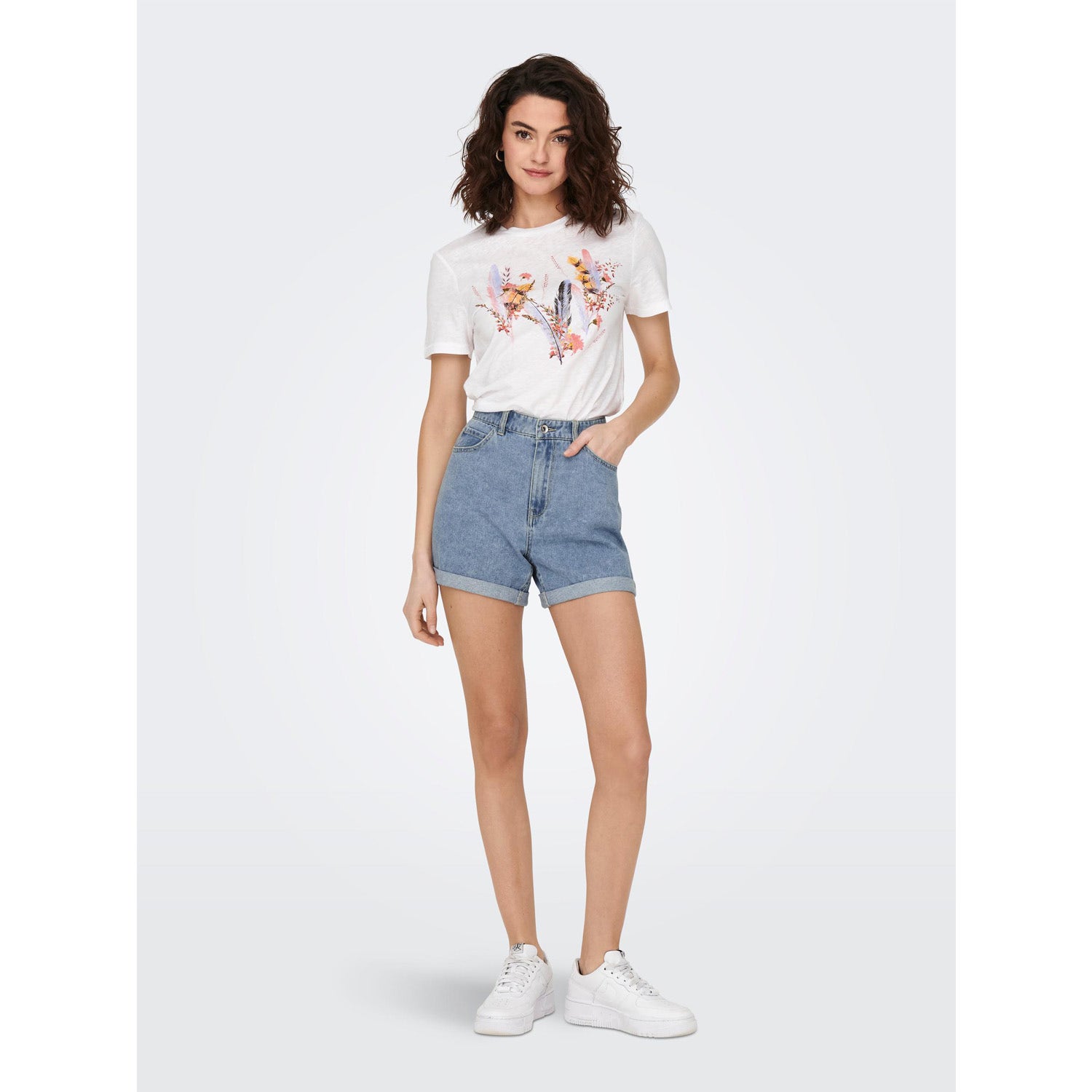 ONLY  ONLVEGA LIFE HW MOM SHORTS