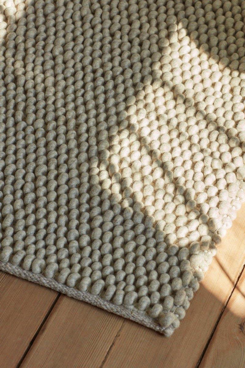 HAY  Peas gulvtæppe, Soft grey - 140x200 cm.