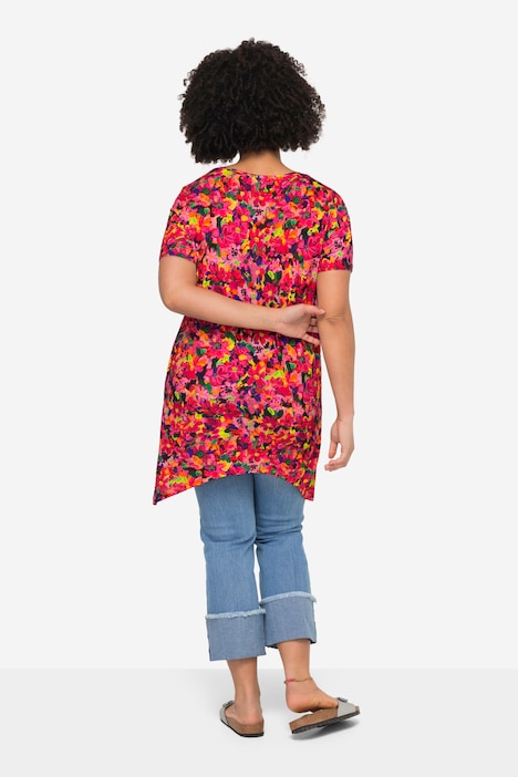 T-Shirt, bequeme Passform, floraler Allverdruck, Zipfelsaum.
