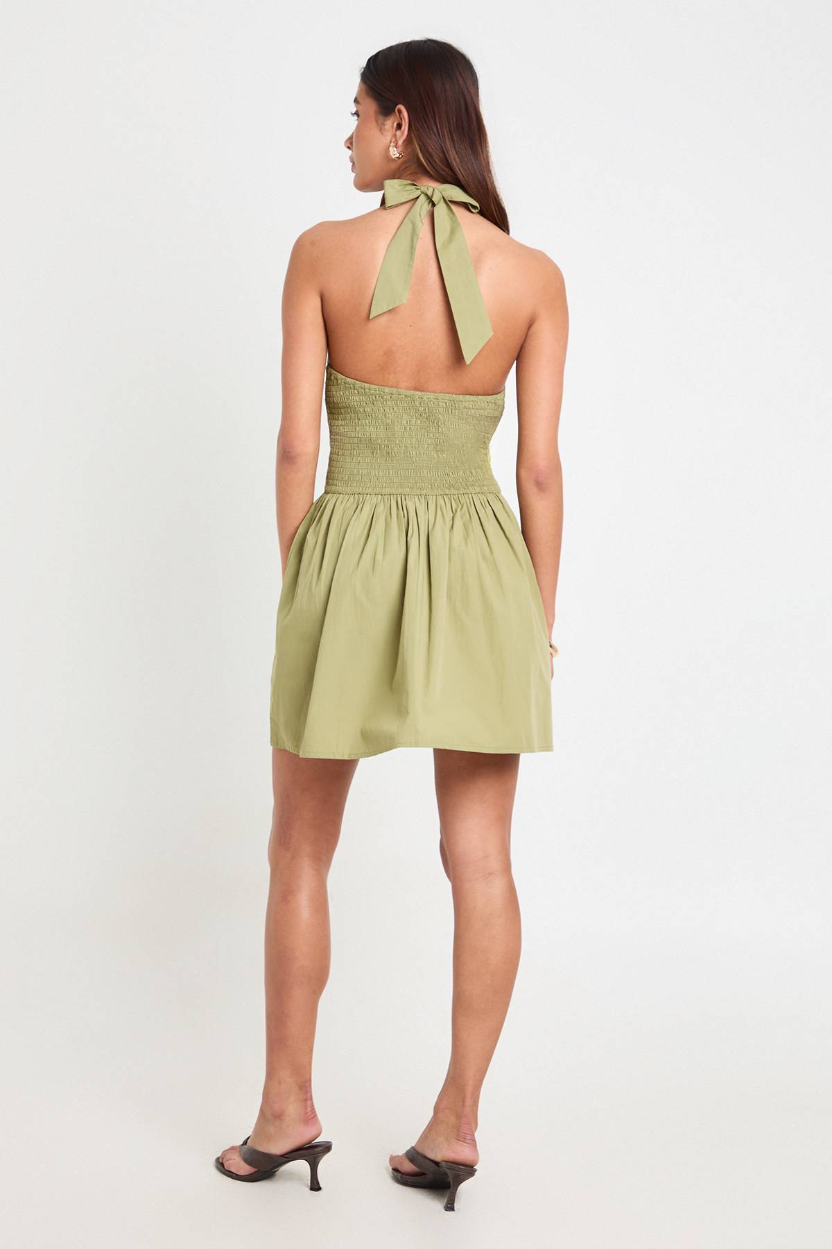boohoo Robe Courte Plissée En Popeline De Coton À Encolure Américaine