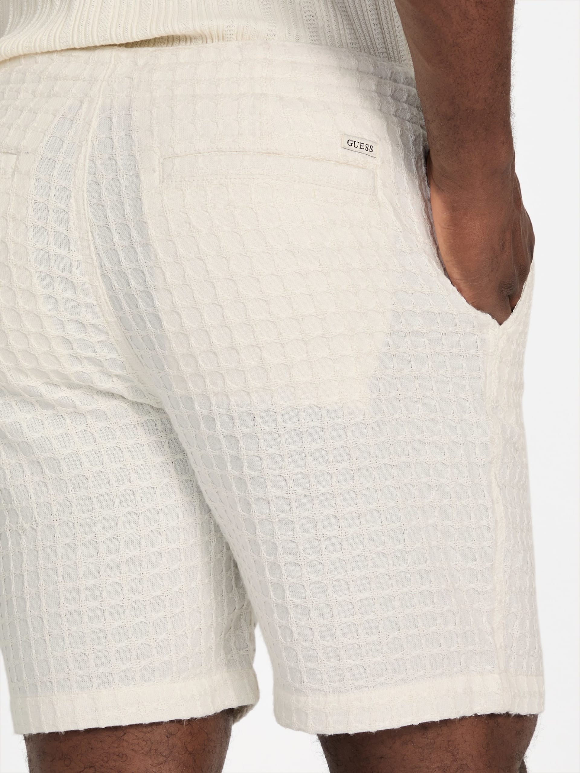Shorts Fisher com textura em tecido