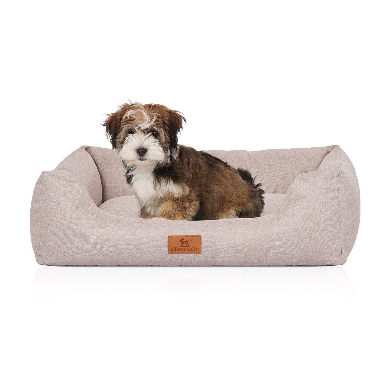 Knuffelwuff Hundebett Emma aus Velours mit feinem Handwebcharakter in Pastellfarben beige M-L