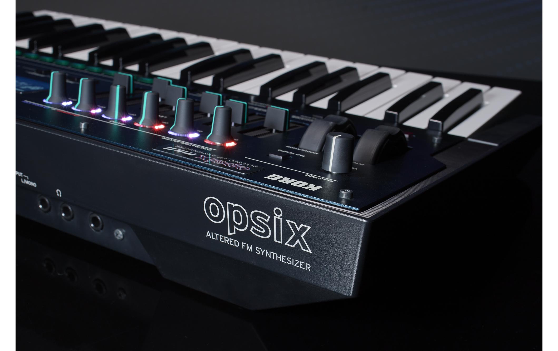 Synthesizer opsix mk II<br>Altered FM Synthesizer mit 37 Tasten
