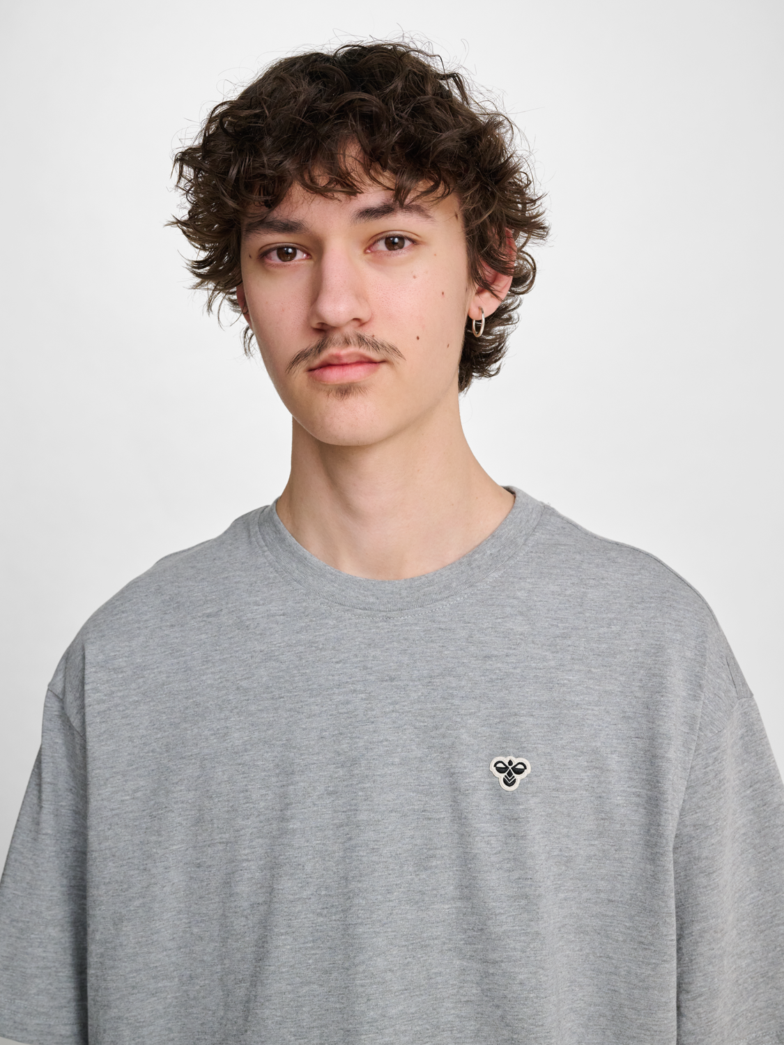 hmlLOOSE T-SHIRT BEE S/S