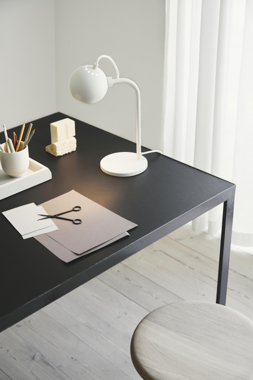Frandsen Ball single tafellamp black matt