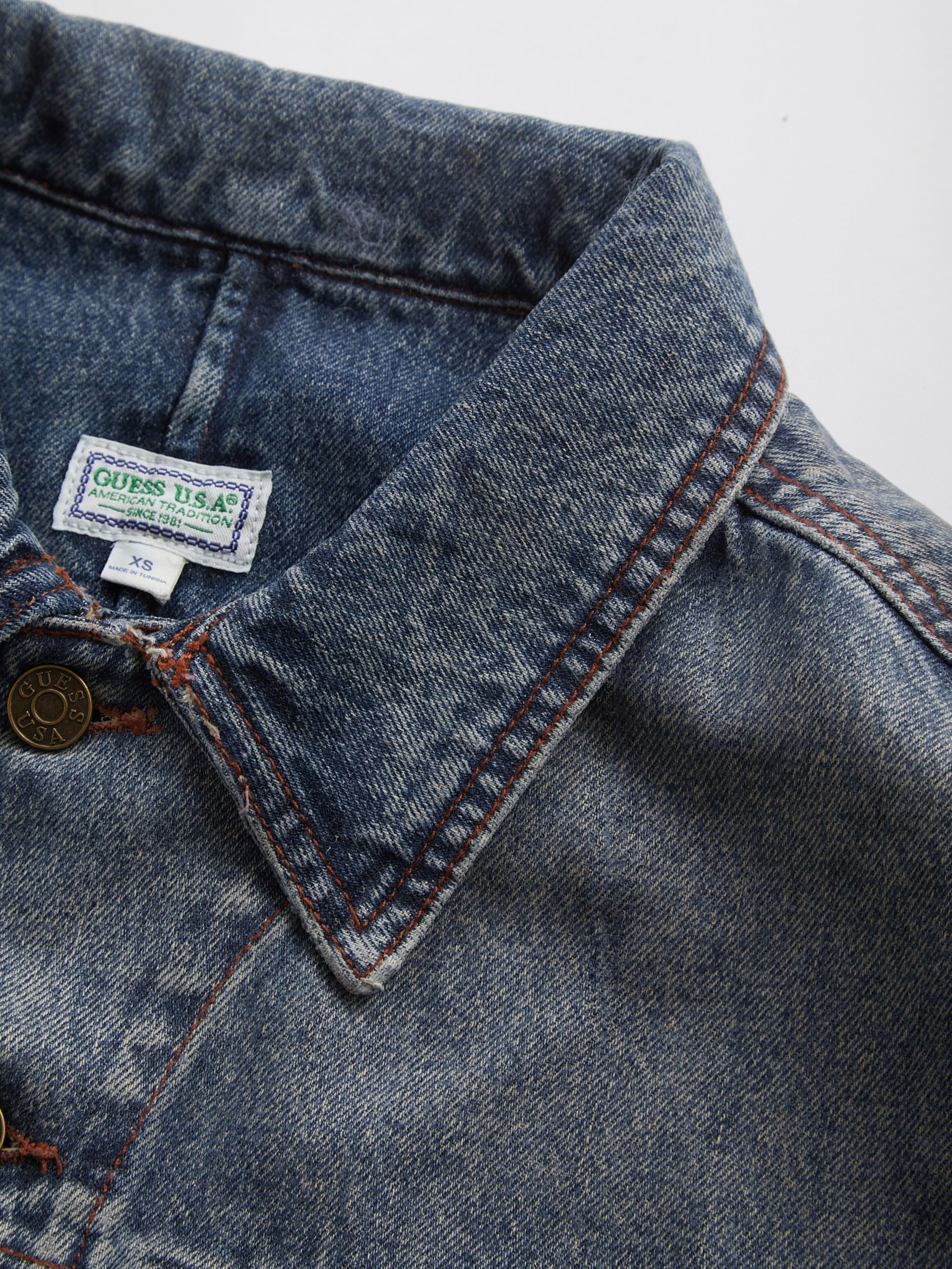 jaqueta jeans oversized com detalhes em patchwork