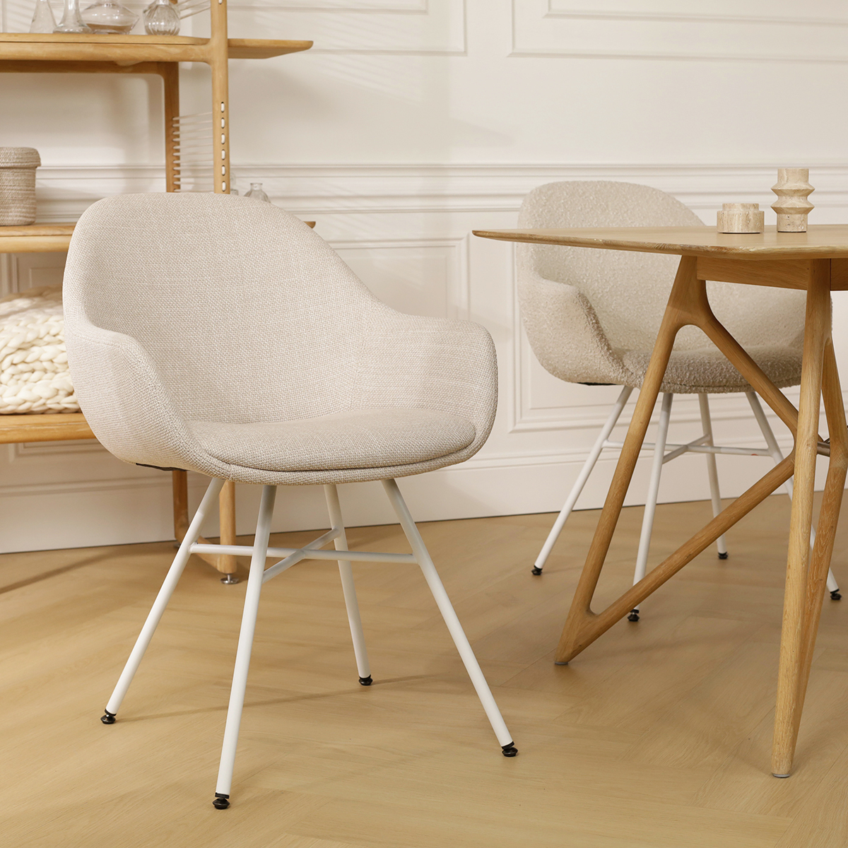 Eetkamerstoel Noa-Mae beige - wit onderstel