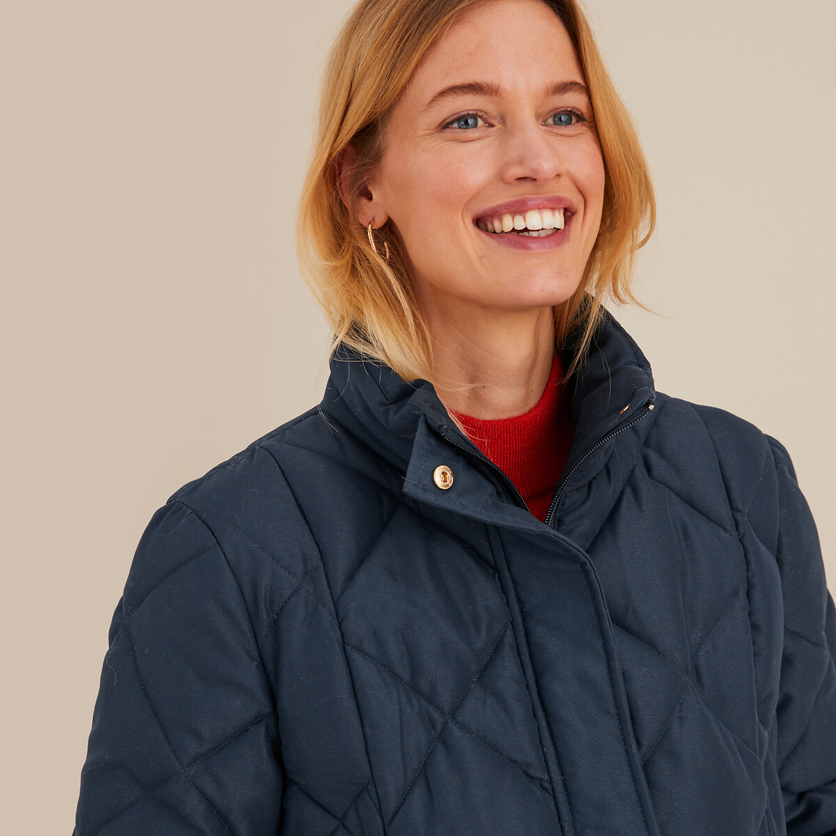 ANNE WEYBURN<br>Casaco comprido de penas com fecho de correr, perfeito para o inverno