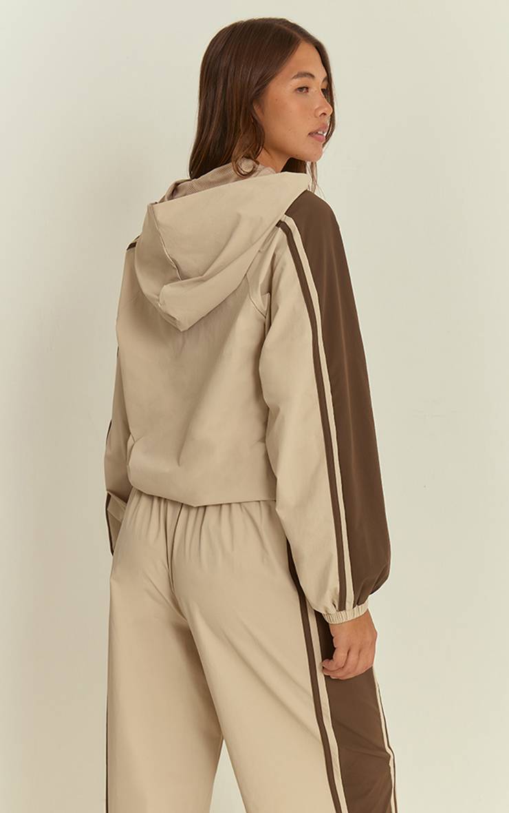 Gris Pierre Veste De Survêtement À Casynthétiqueche Avec Bandes Contrastées Et Détail Coquille
