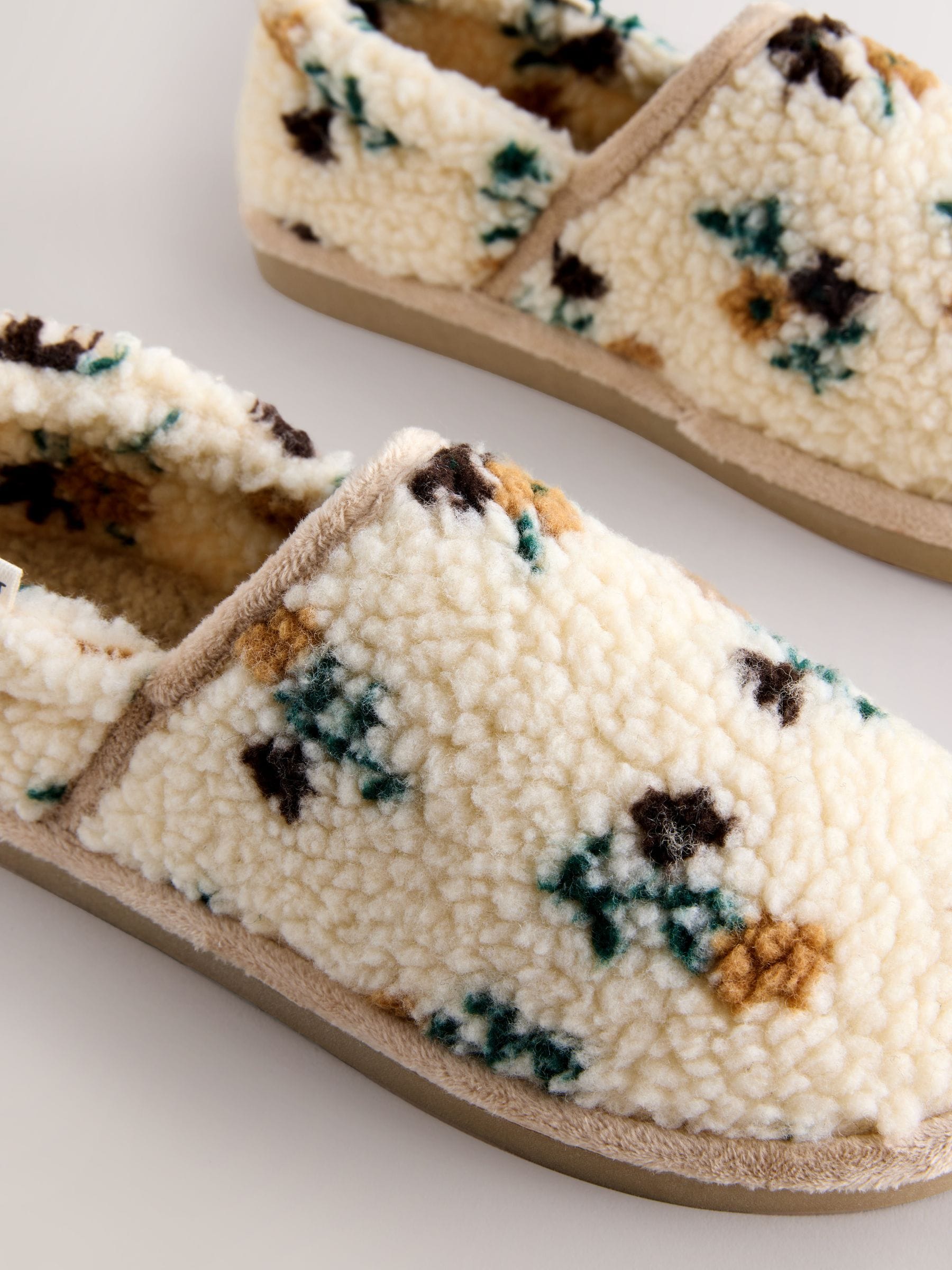 Neutraal gebloemd - Shoot pantoffels met borgvoering