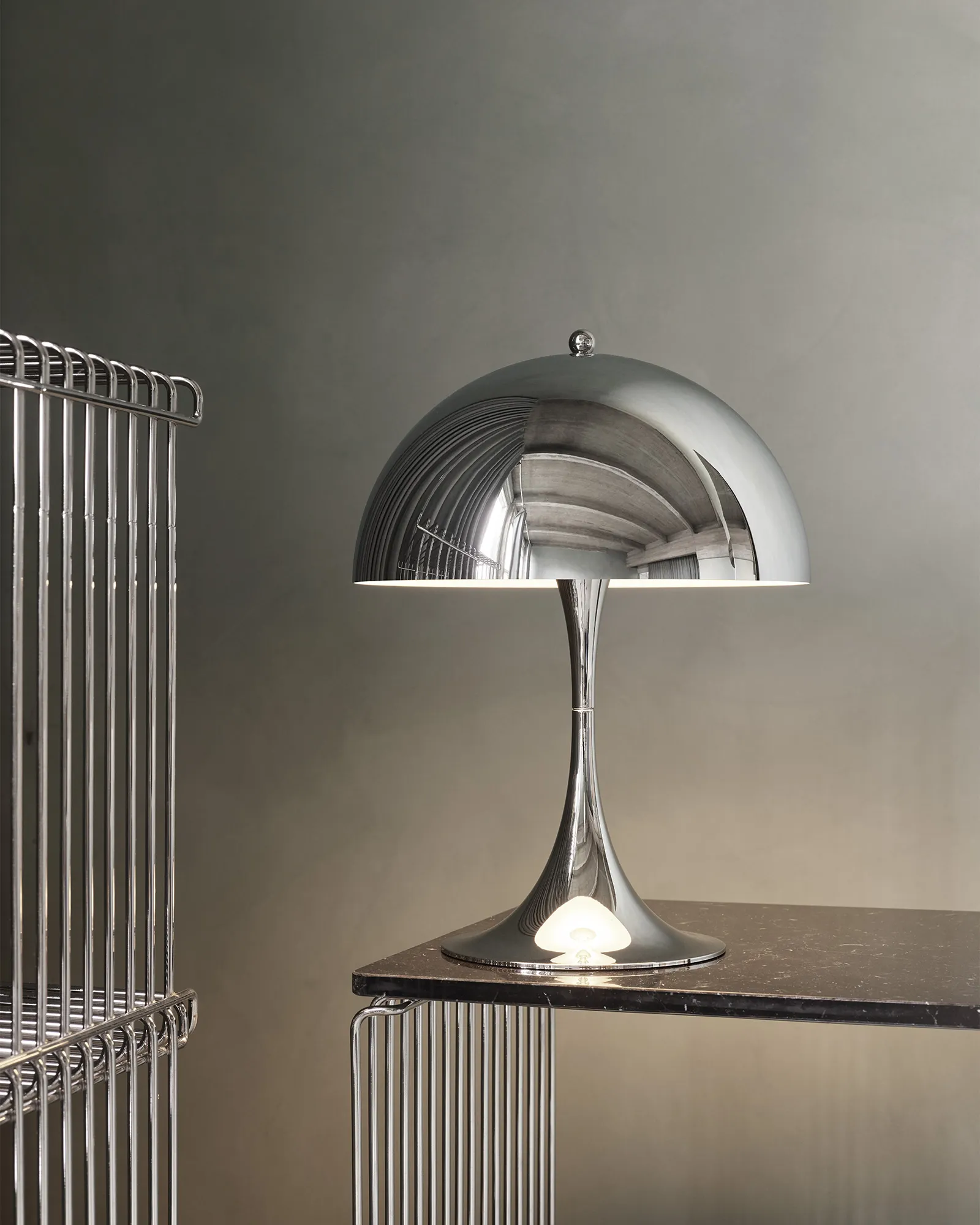 Louis Poulsen Panthella 250 Table Lamp - Universal Plug