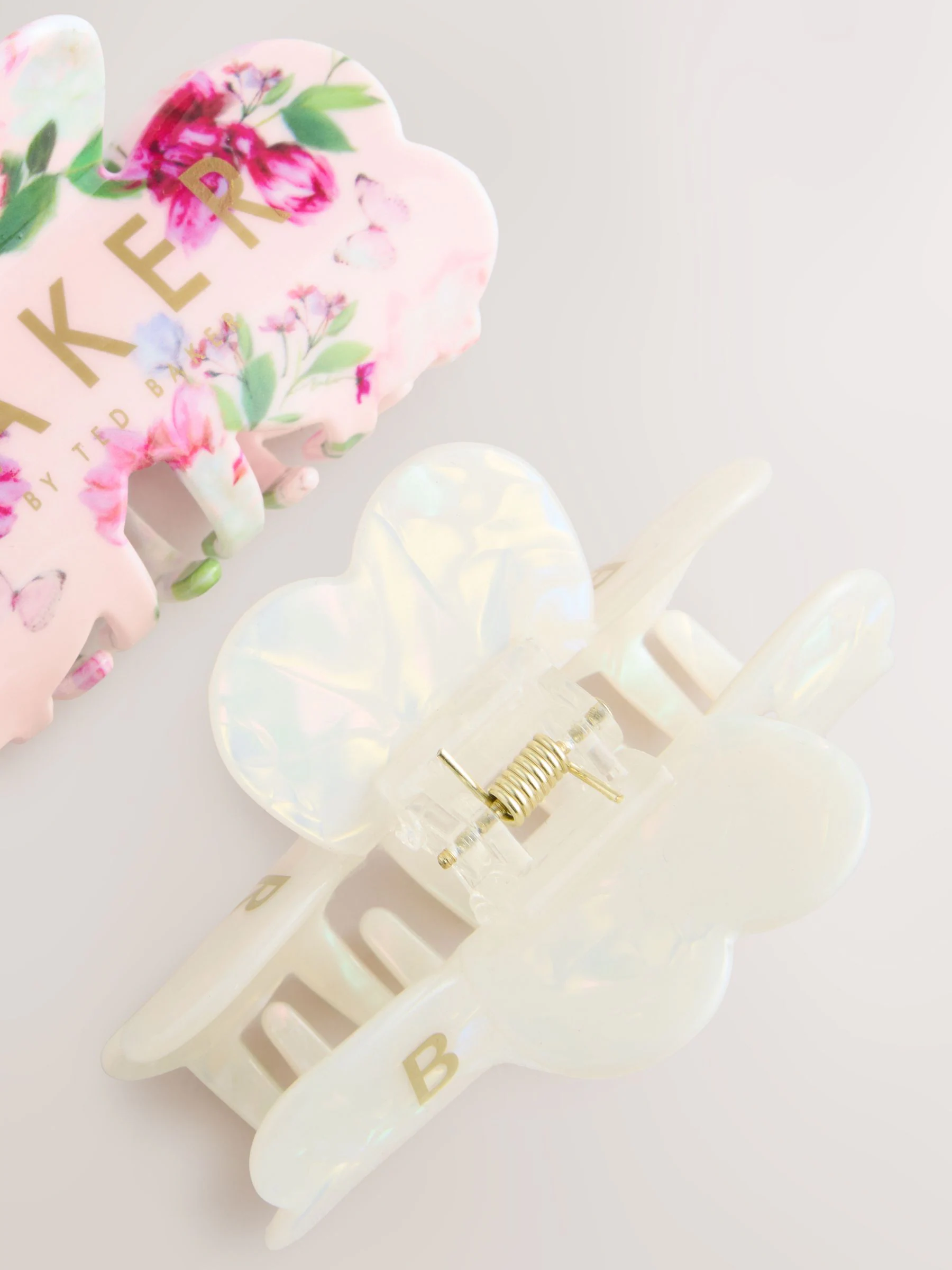 Baker By Ted Baker verpakking van 2 haarspelden met strik voor meisjes