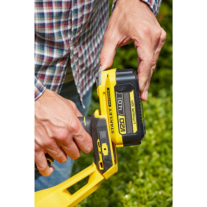 Taille-haie sans fil sur batterie 18 V Stanley Fatmax SFMCHT855M1-QW 55 cm (avec 1 batterie et 1 chargeur)