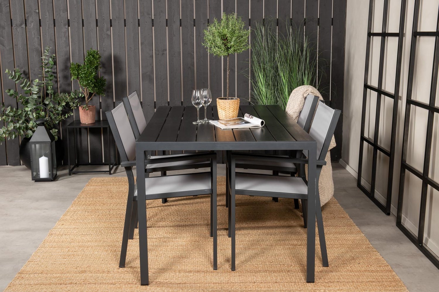 Tuinset Break: tafel 150x90cm, 4 Copacabana stoelen, zwart/grijs. 150 x 74 x 90 cm