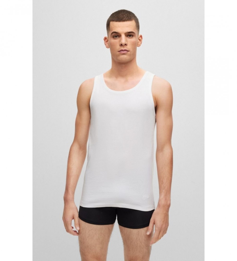 Conjunto de 3 camisetas clássicas BOSS nas cores preta, cinza e branca.