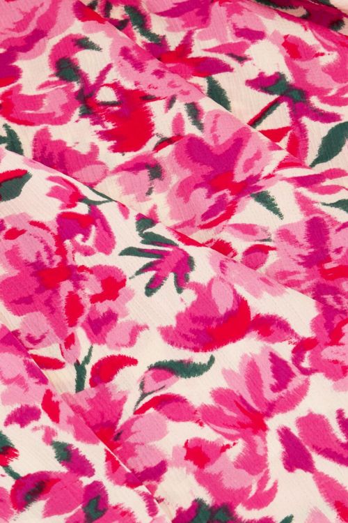 Witte wikkeljurk met roze bloemenprint