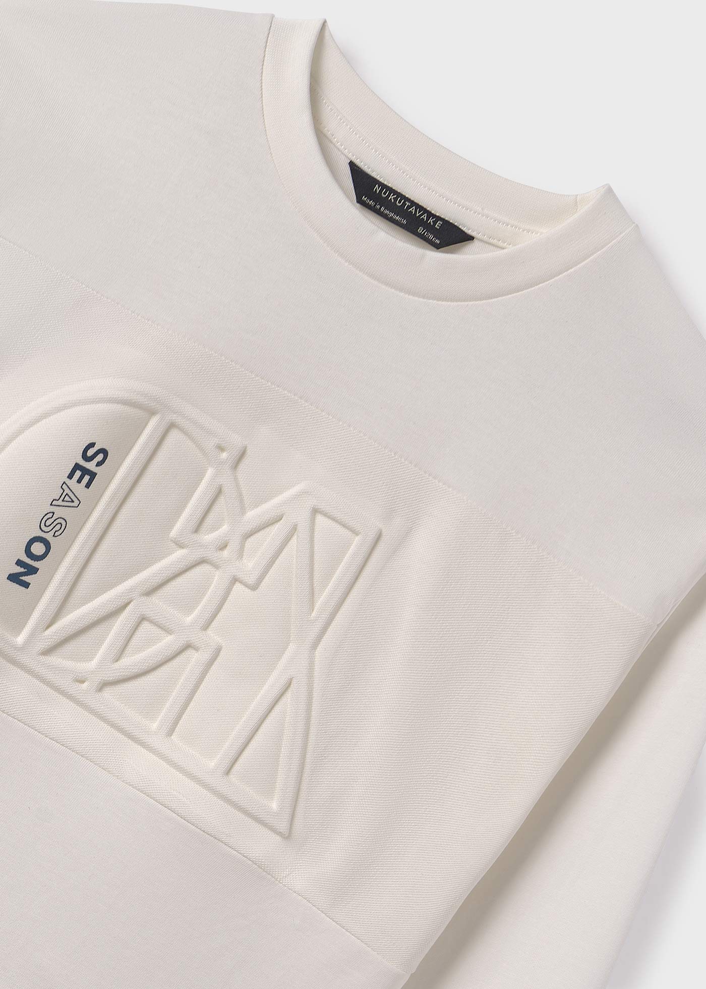 Camiseta Better Cotton com estampa em relevo para meninos