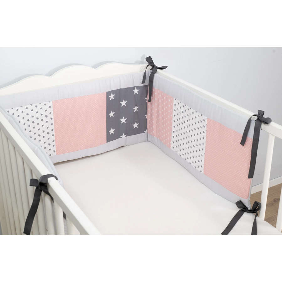 Ullenboom Patchwork-Nestchen für Babybett 140x70 cm Rosa Grau (210 cm Kopfbereich)