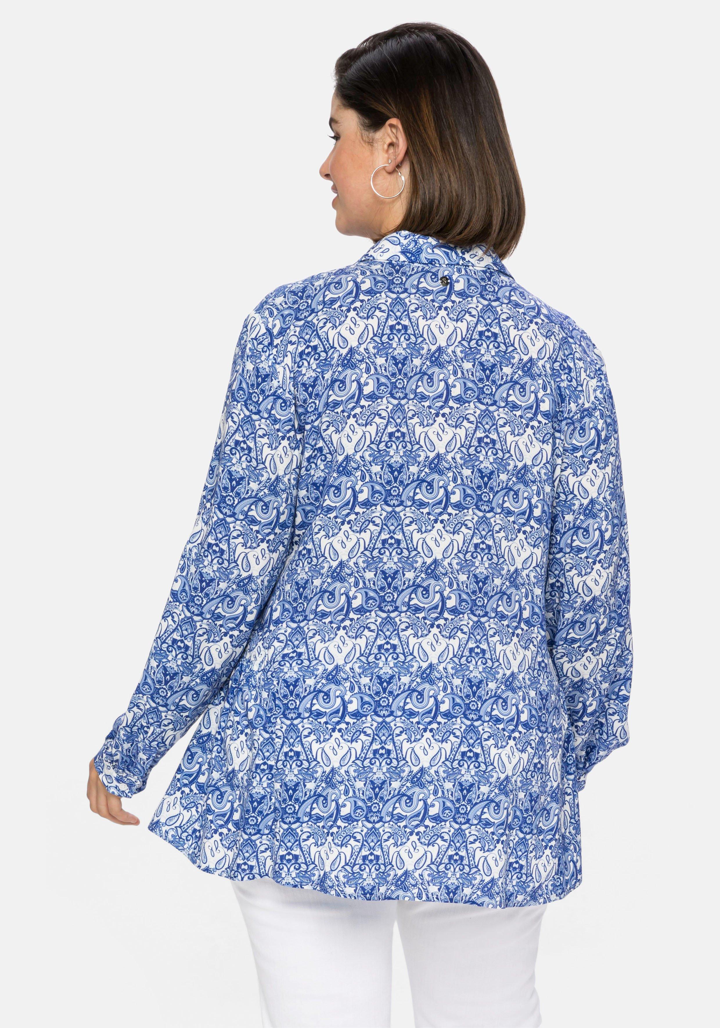 Bluse mit Alloverprint und seitlichen Rüschen