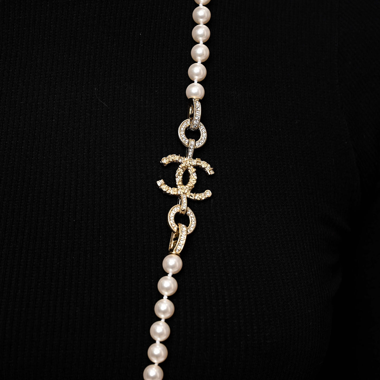 Chanel Sautoir CC Perles & Strass blanc - Neuf sans étiquette