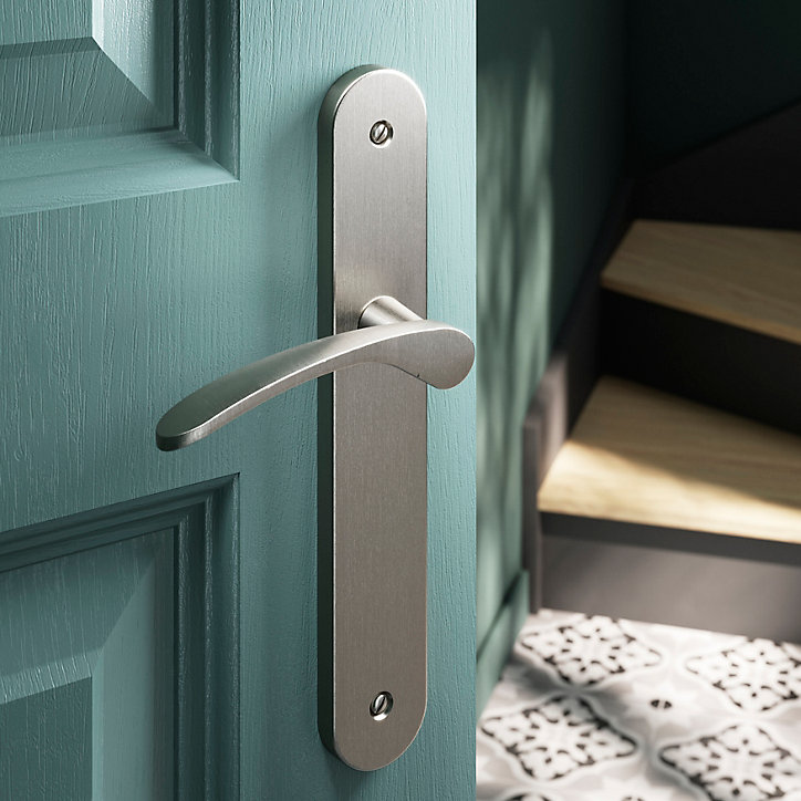 Ensemble poignée sur plaque rond GoodHome Beare effet nickel satin gris L.110.5mm x l.40mm entraxe 195mm