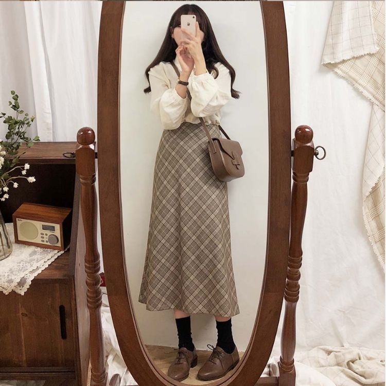 Bakli - Trui met vest / geruite midi-A-lijn rok / blouse