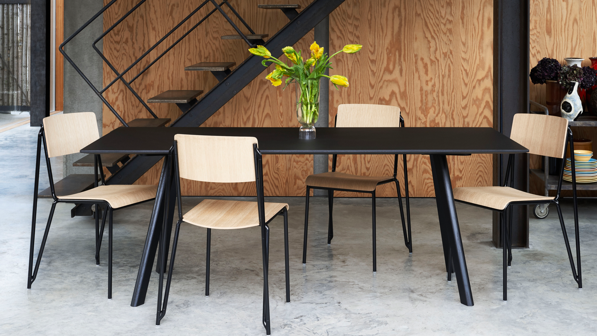 Eettafel CPH 30 300x90 mat gelakt onderstel linoleum groen blad