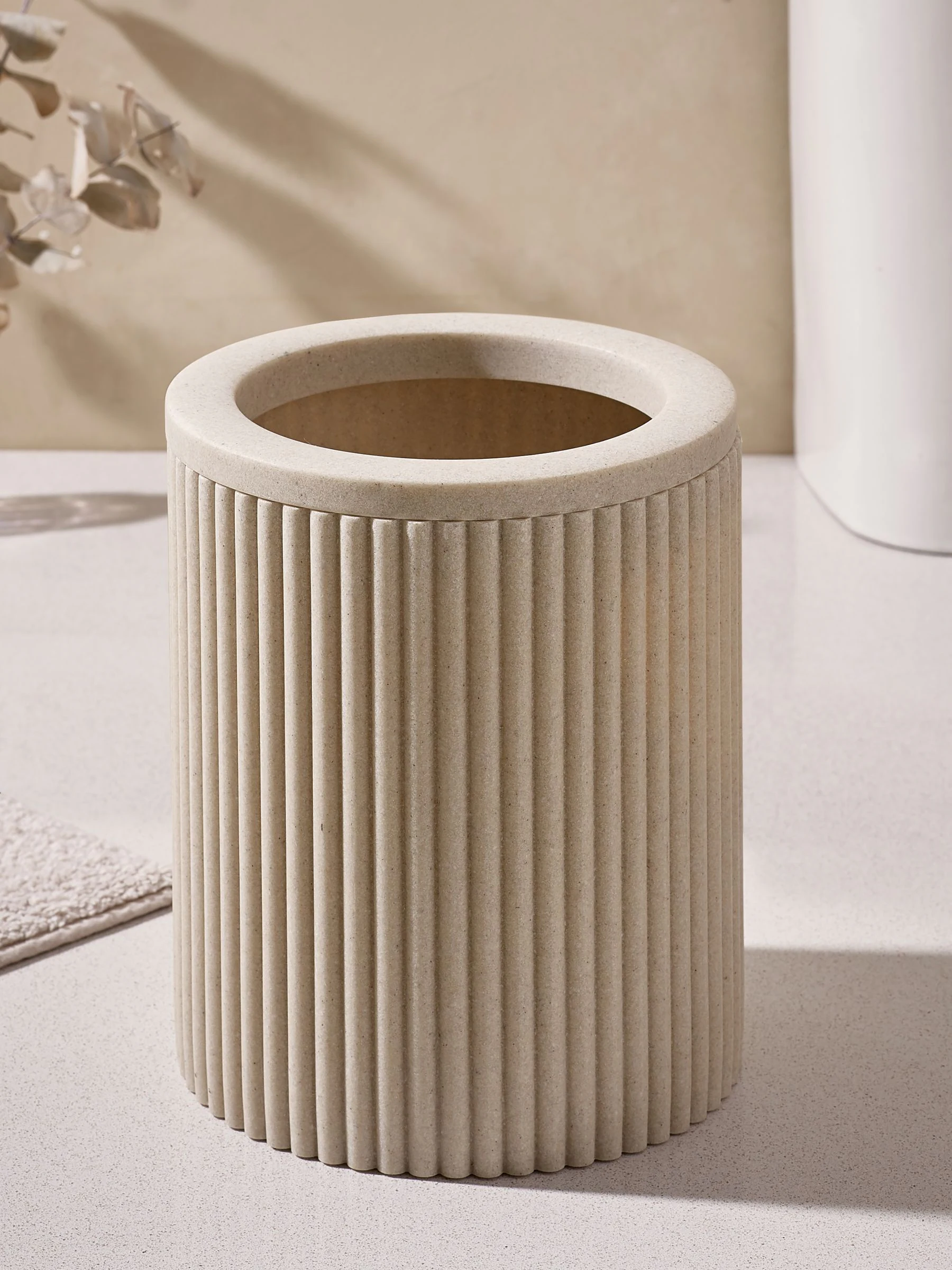 Resin Ribbed Bin