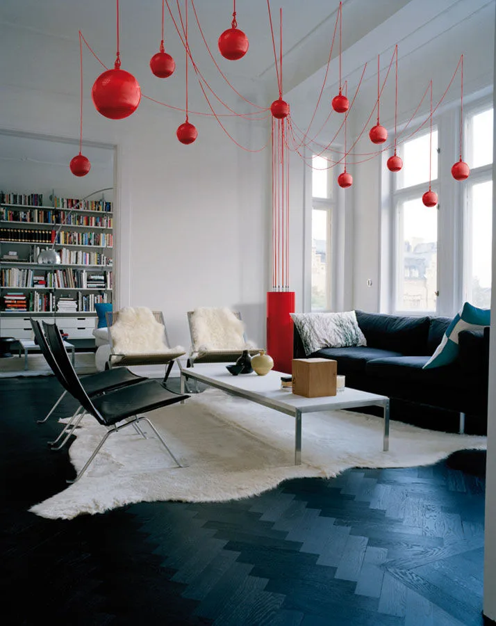 Elipson Sound Tree rouge, jusqu'à 12 enceintes, installation par nos soins Enceintes bibliothèque
