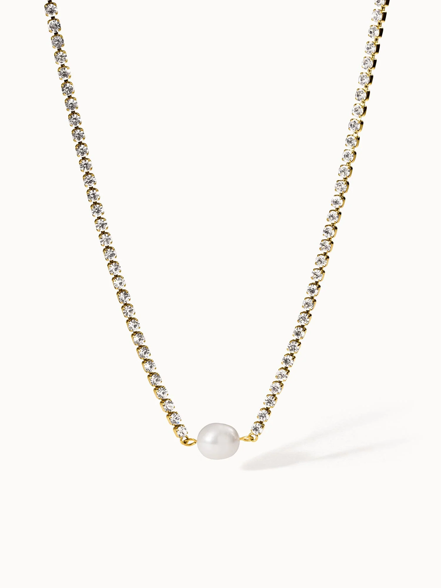 Shimmering Pearl Kette