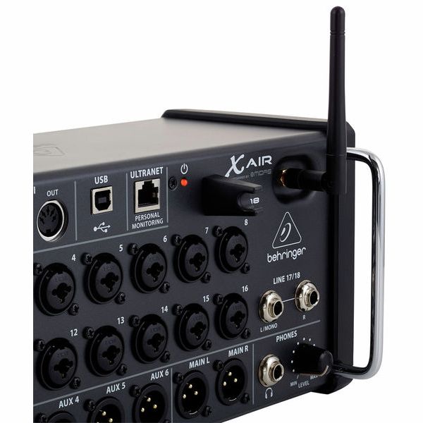 Behringer X Air XR18 Bundle 3