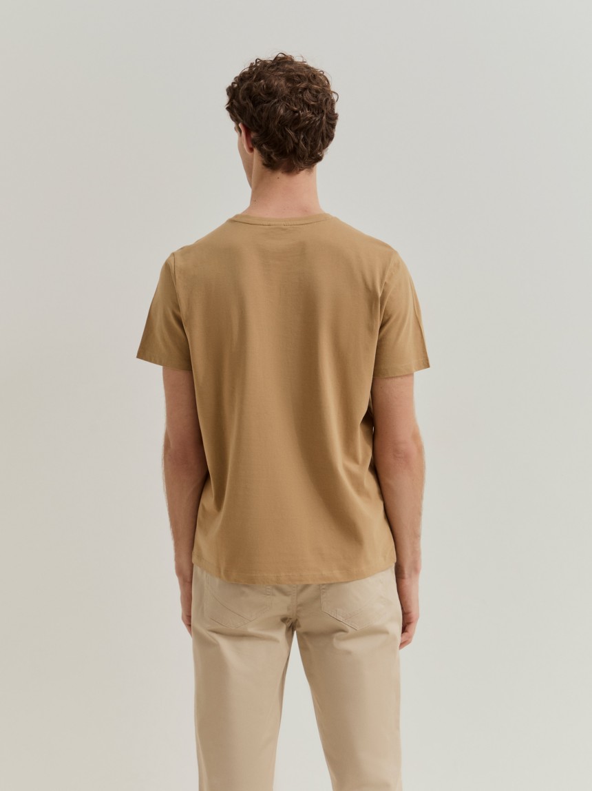 T-shirt básica em algodão