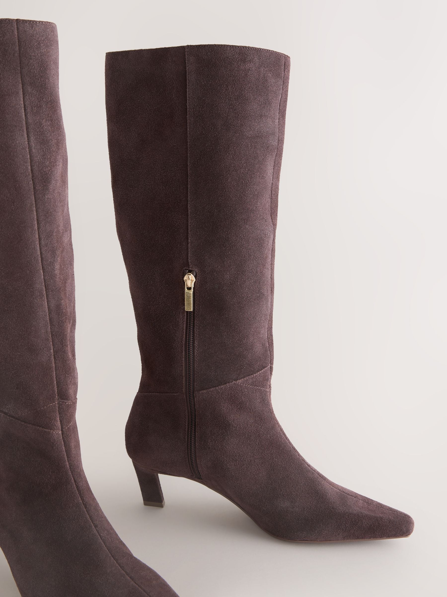 Chocoladebruin suède - Forever Comfort® Knee High Chisel Toe Heeled Boots