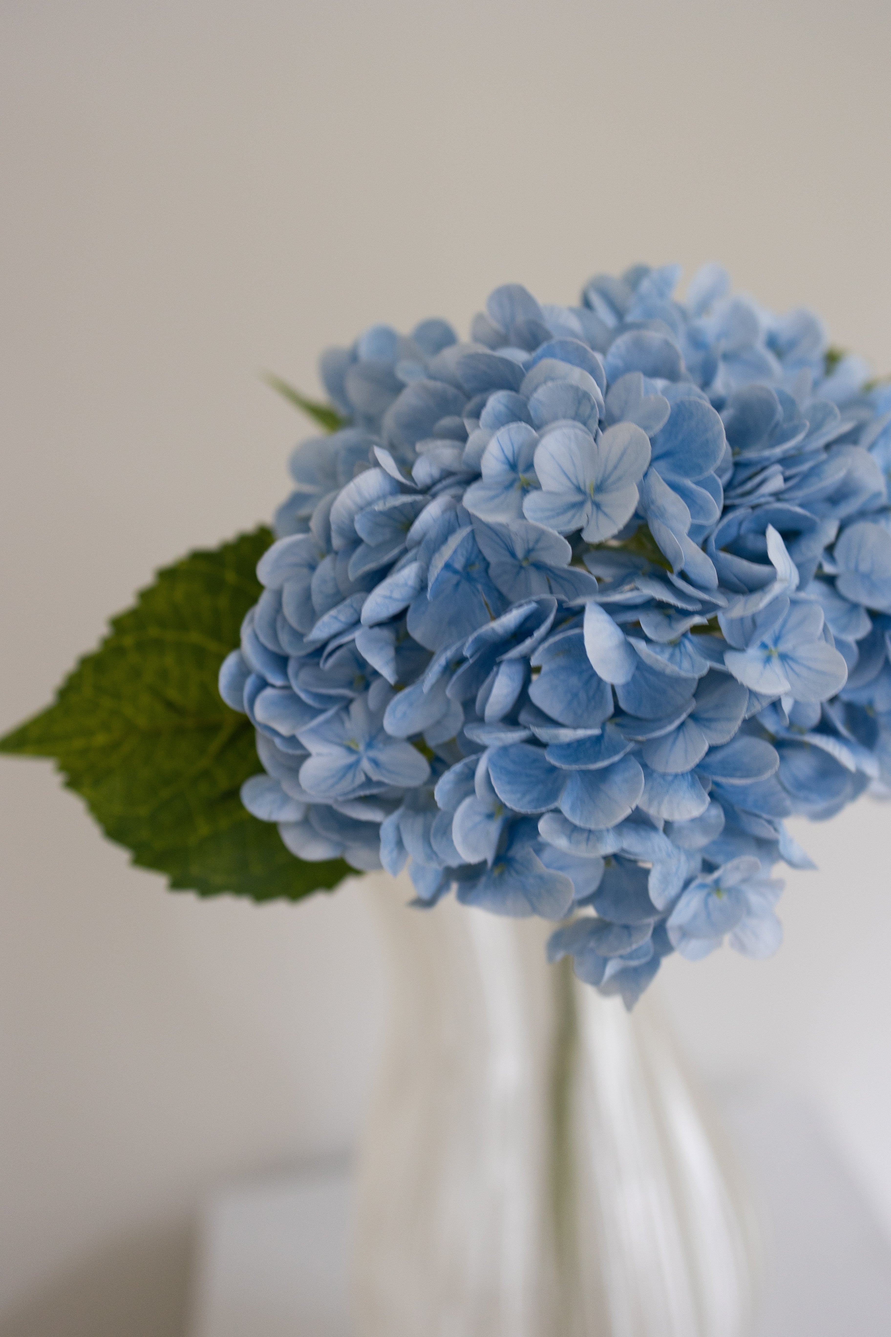 BLOOM OBJECTS  Kunstig Hortensia - lyseblå