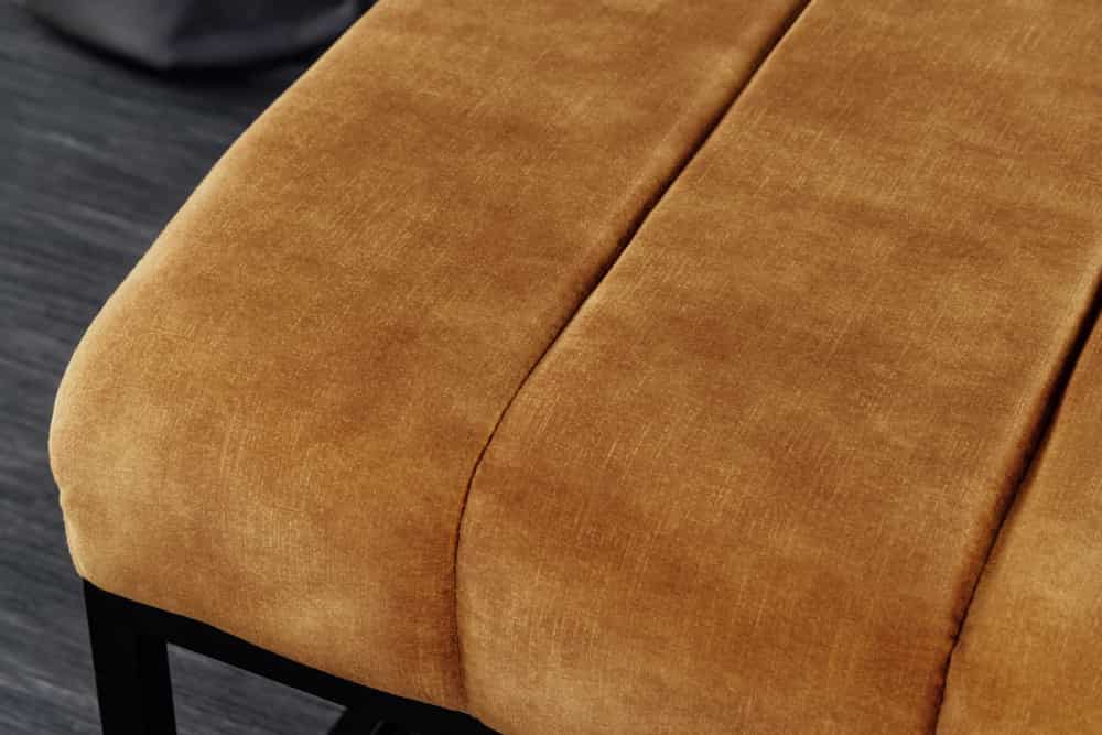Moderne Sitzbank PETIT BEAUTÉ 110cm senfgelb Samt schwarzes Metallgestell