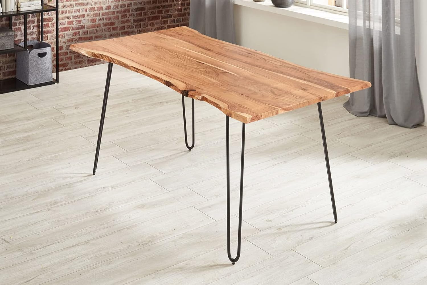 SAM Esszimmertisch 120x80cm Hannah, echte Baumkante, Akazienholz naturfarben, massiver Baumkantentisch mit Hairpin-Gestell Mattschwarz
