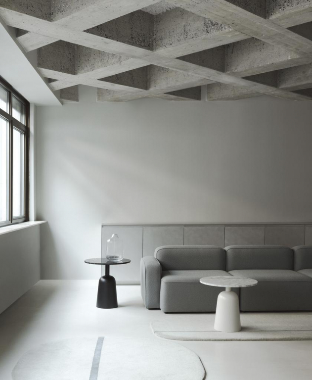 Normann Copenhagen Turn Table Marble bijzettafel black