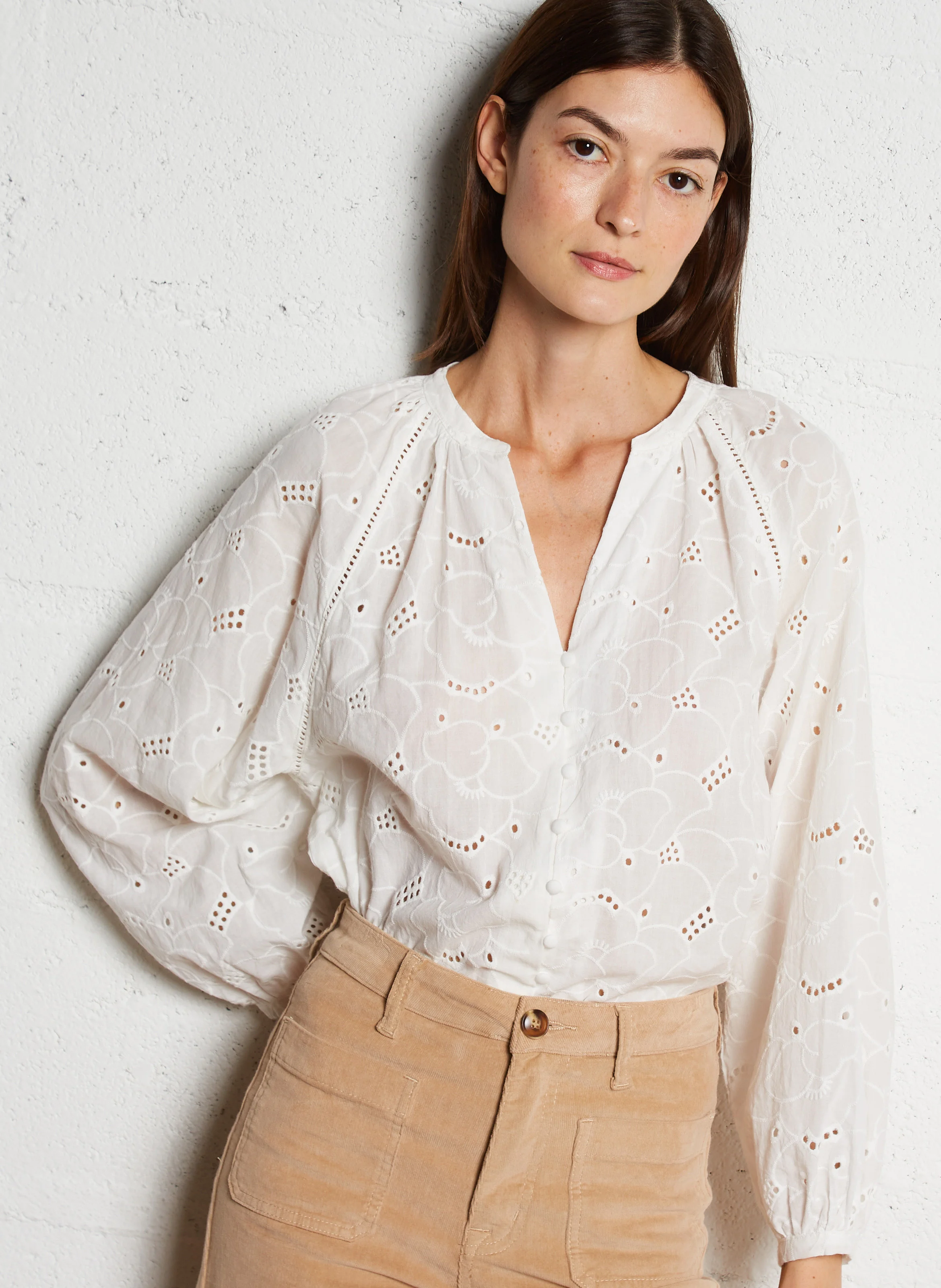 BONTI - Chemise droite col V en coton | Beige