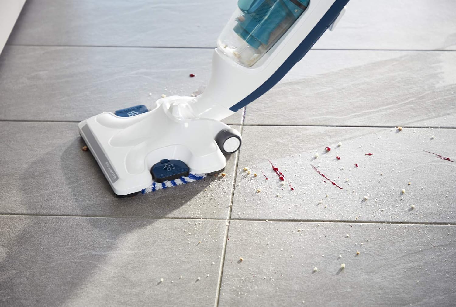 Rowenta Bodendampfreiniger Clean & Steam Revolution, 2 in 1 Reingung Saugen und Dampfen, Diffusor für ätherische Öle, alle Bodenarten, Anti-Kalk-Kartusche, Weiß-Blau, RY7757