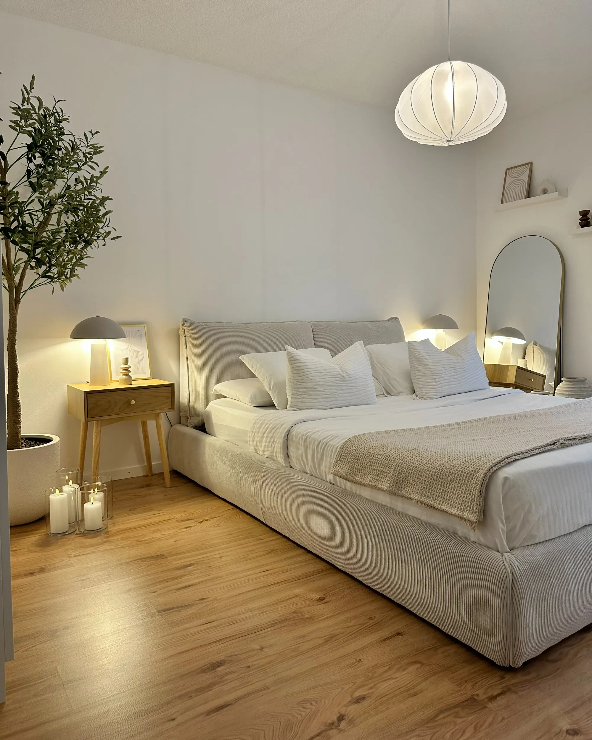 Bed Corduroy VINAY 180 x 200 cm Taupe
