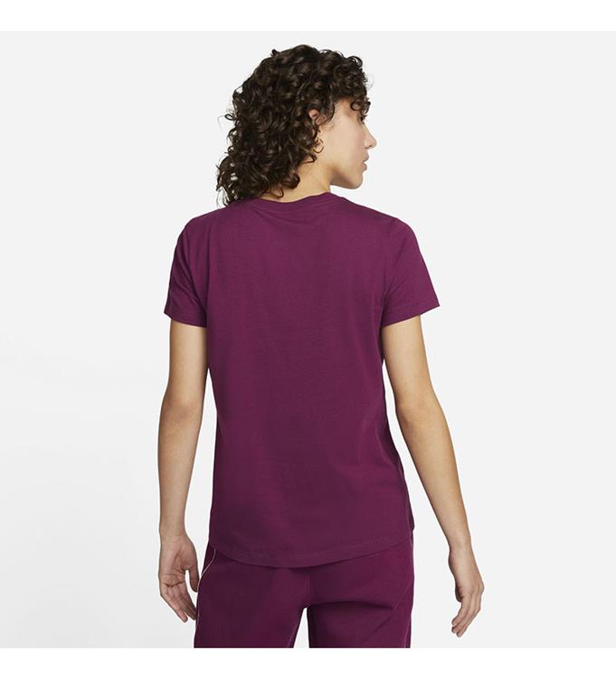 Nike Women Sportswear Essential T-Shirt