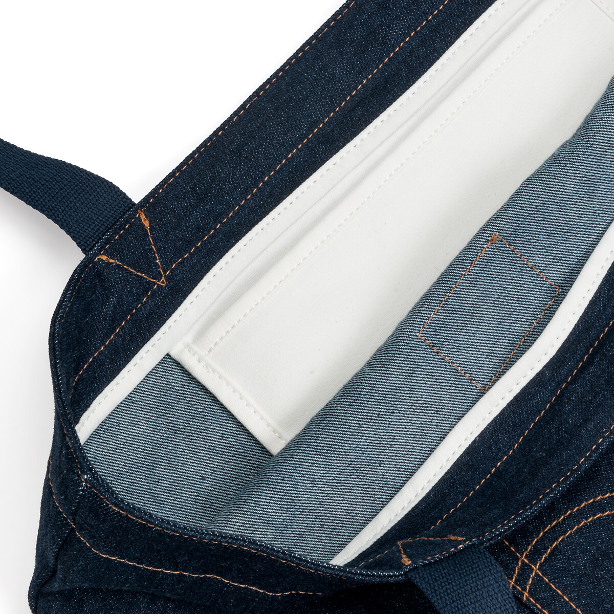 Bolsa tote Levi's® em jeans com bolso traseiro.