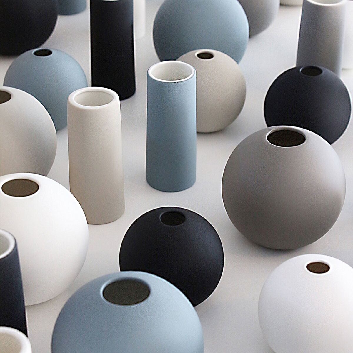 Ball vase, 10 cm, white