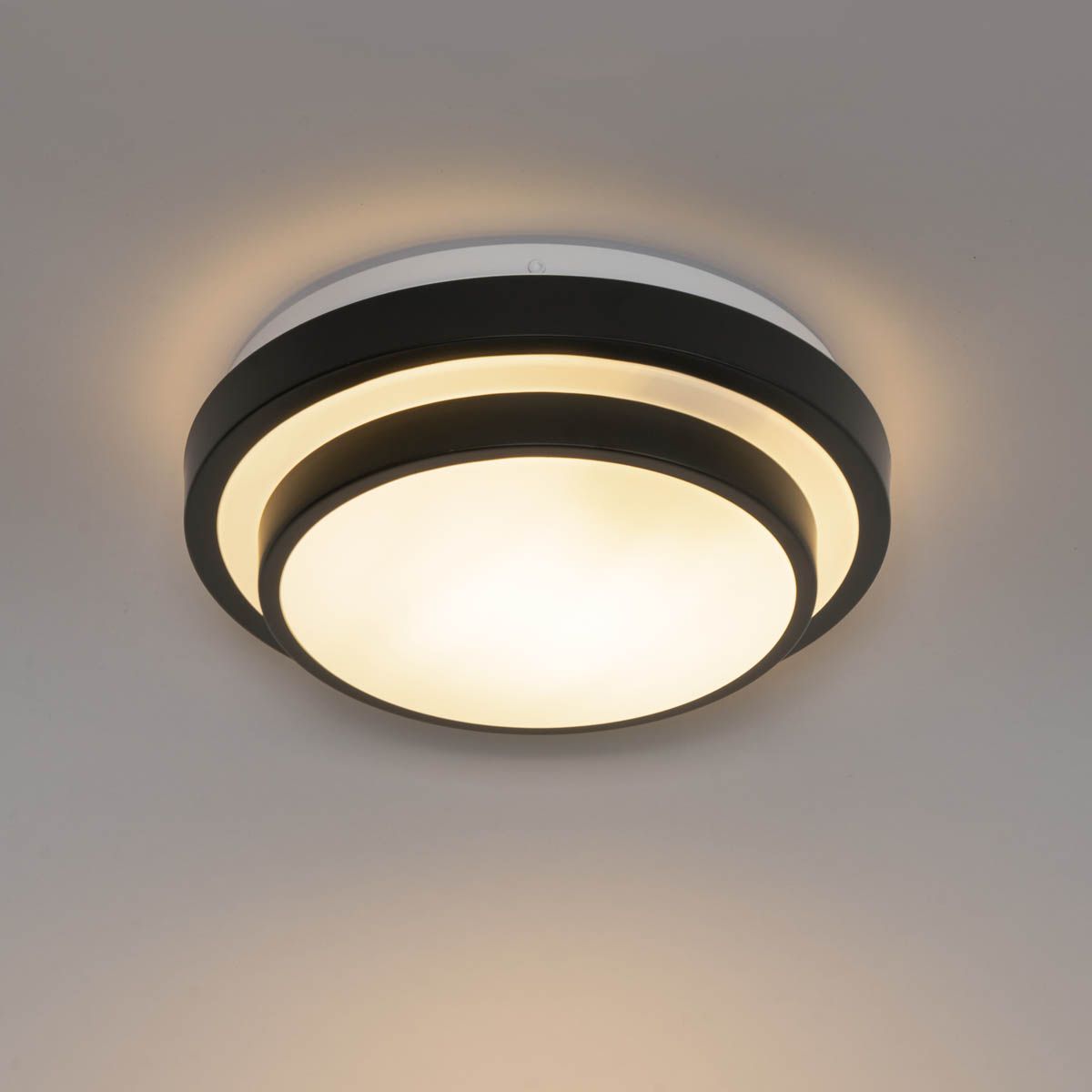 Moderne plafondlamp zwart met wit 25 cm IP44 - Walden