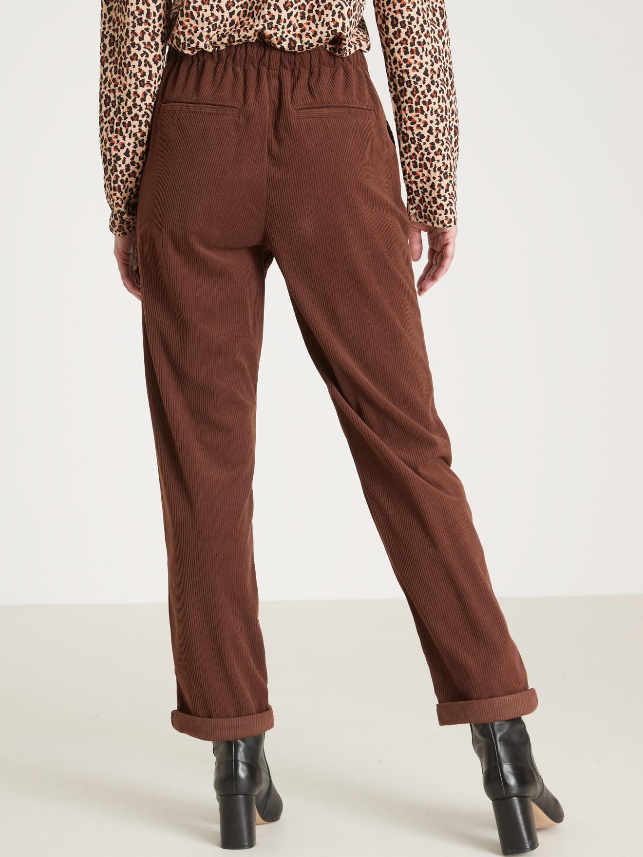 Pantalon élastique en velours côtelé