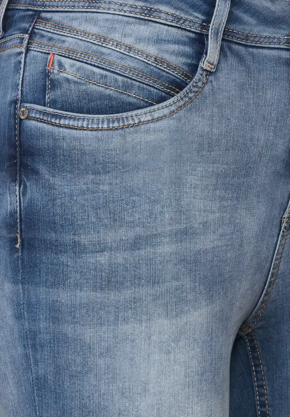 Slim Fit Jeans in 3/4 - light indigo random wash